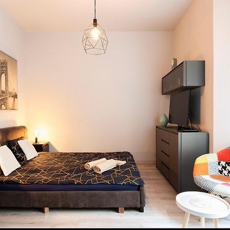 Strzalowa Apartment - City Center Poznan Bagian luar foto