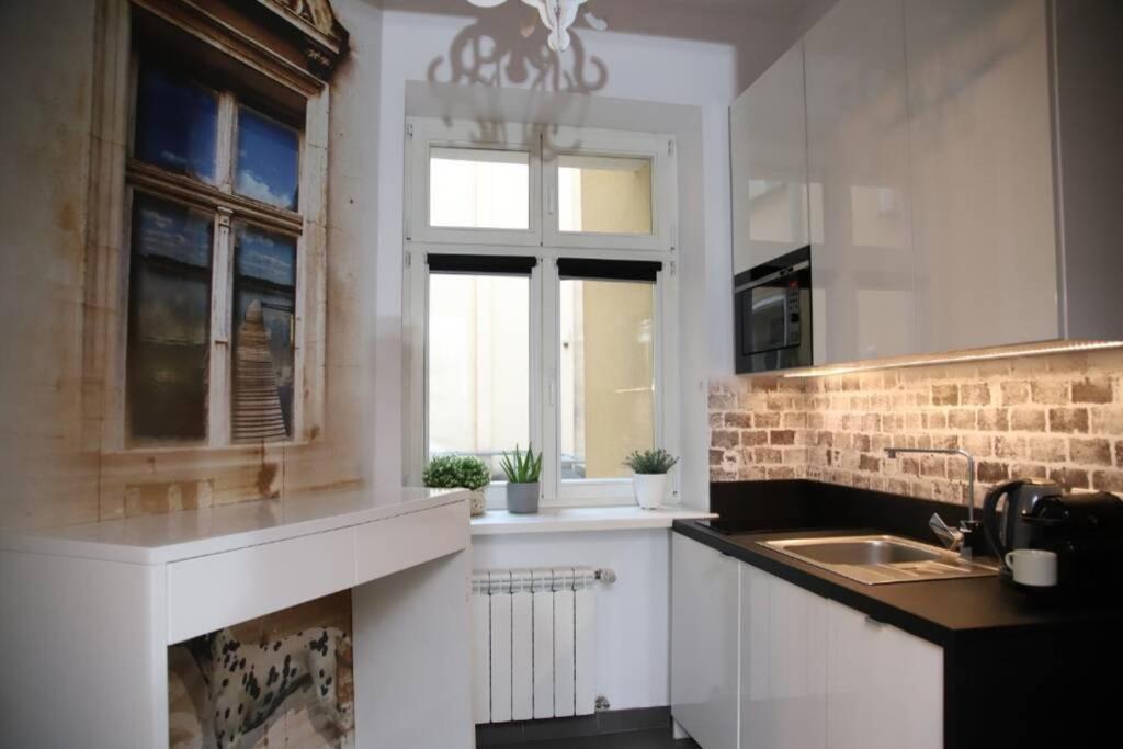 Strzalowa Apartment - City Center Poznan Bagian luar foto