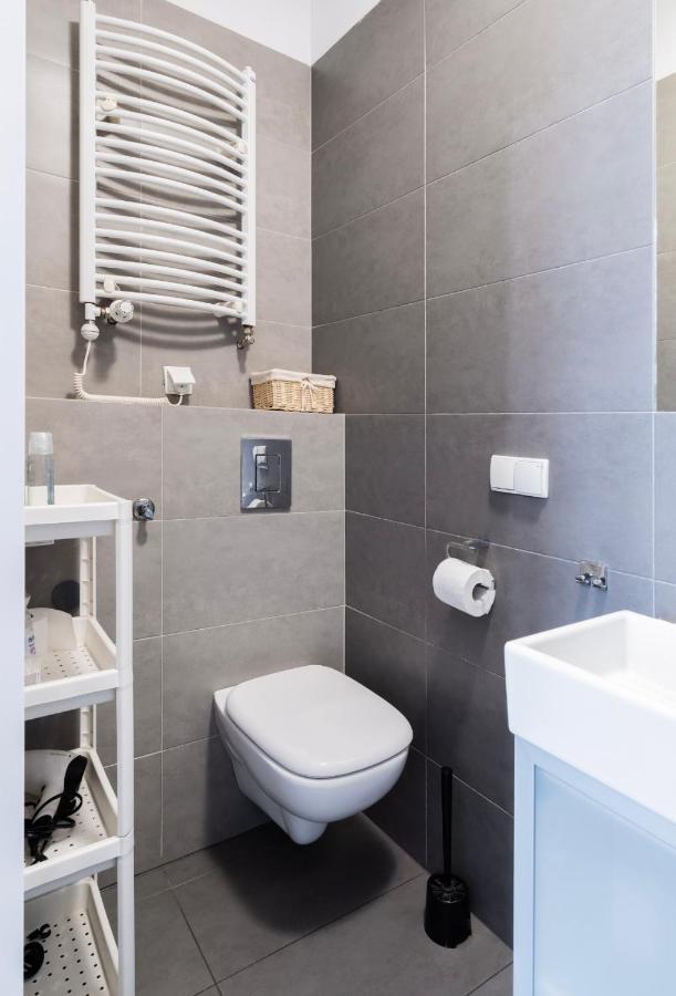 Strzalowa Apartment - City Center Poznan Bagian luar foto